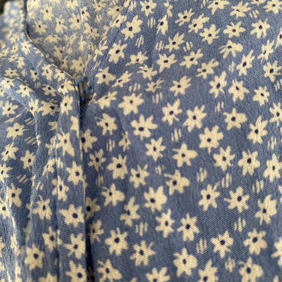 GAP Wrap Around Blouse - Picture 6 of 8